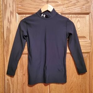 Black under armor shirt